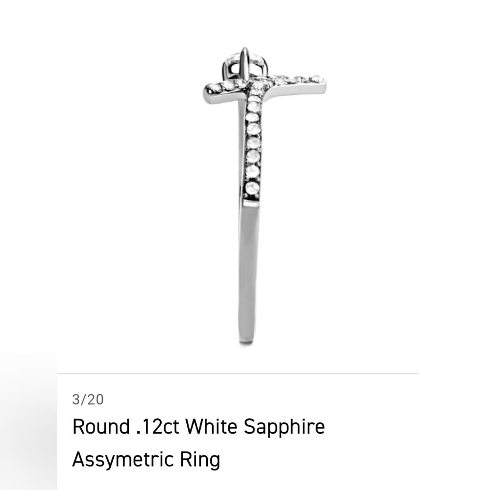 Elegant Silver Ring with White Sapphire - Picture 3 of 6